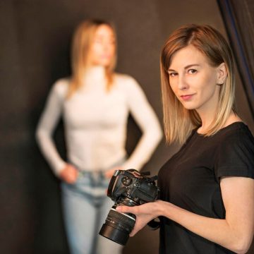 Jak wybrać idealne studio do sesji fotograficznej: poradnik dla modeli i fotografów